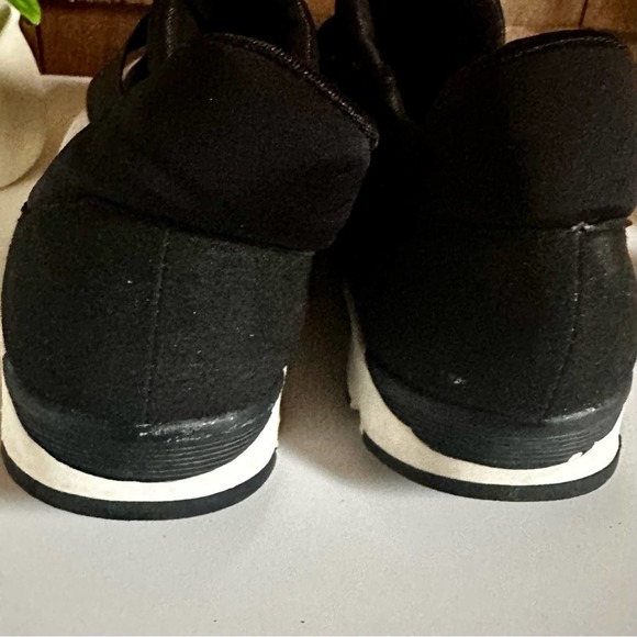 All Black Footwear Banded Sneakers Suedelike Soft Elastic Comfortable Gray - Picture 3 of 8